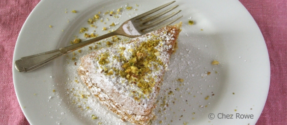 Pistachio sponge cake Torta ai pistacchi supermarket multi-buys